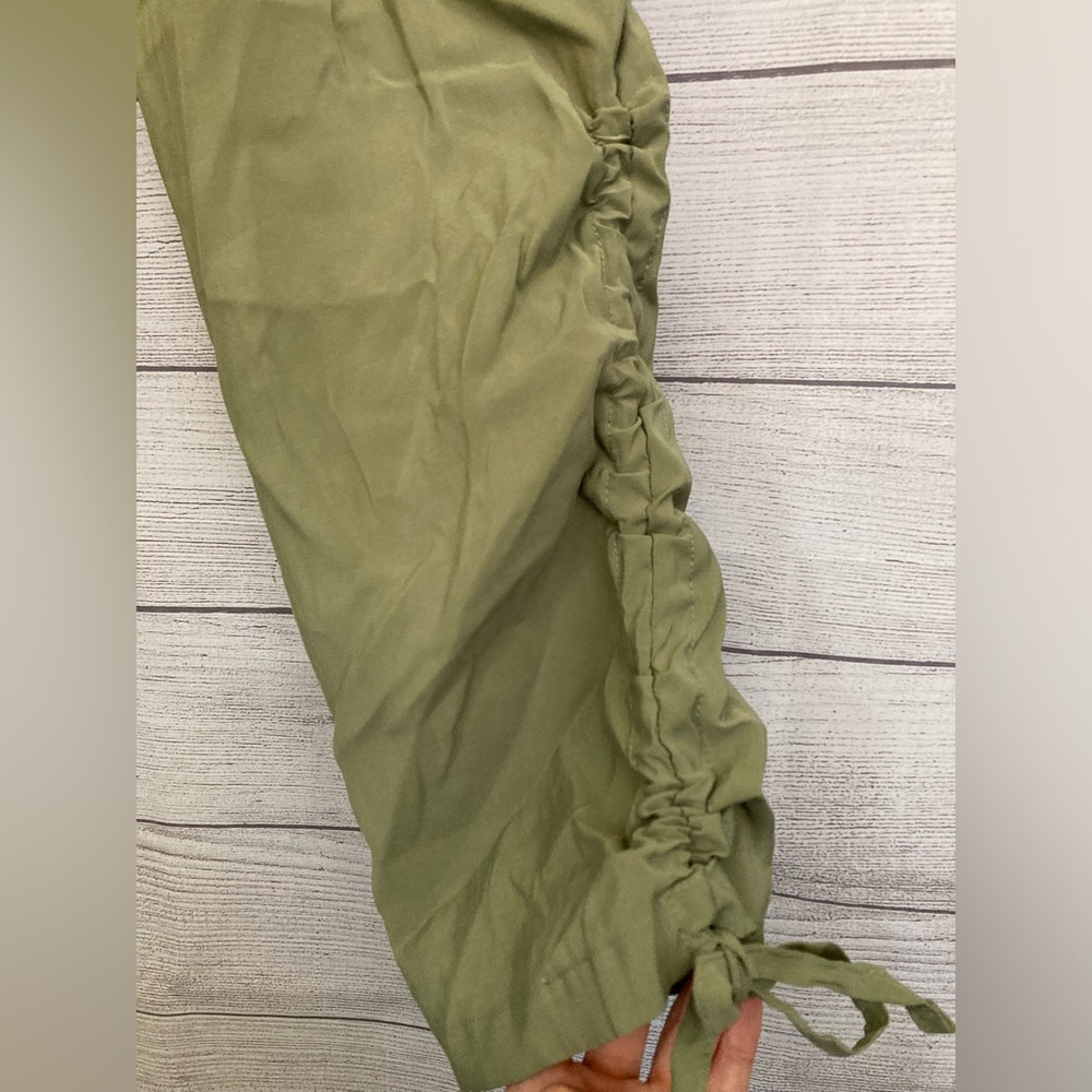 Jessica Simpson | NWT Women’s Olive Haze Luxe Cargo Pants - Picture 5 of 8